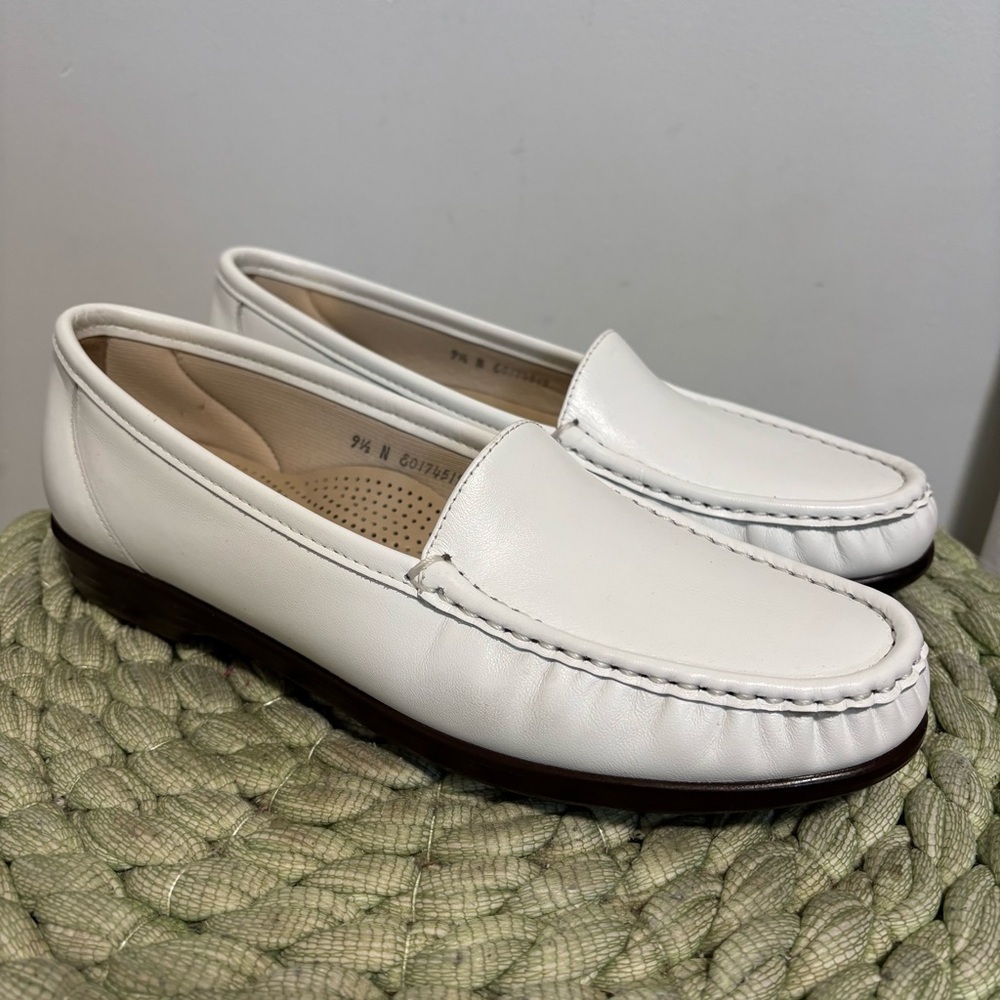 SAS Simplify Everyday White Leather Moccasin Slip In Comfort Loafer